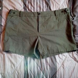 NWOT Ava & Viv size 26 olive green Shorts